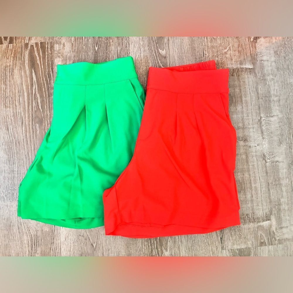 Torrid Pleated Dressy Wide Leg Studio Crepe Green Red Summer Shorts Bundle SZ 12